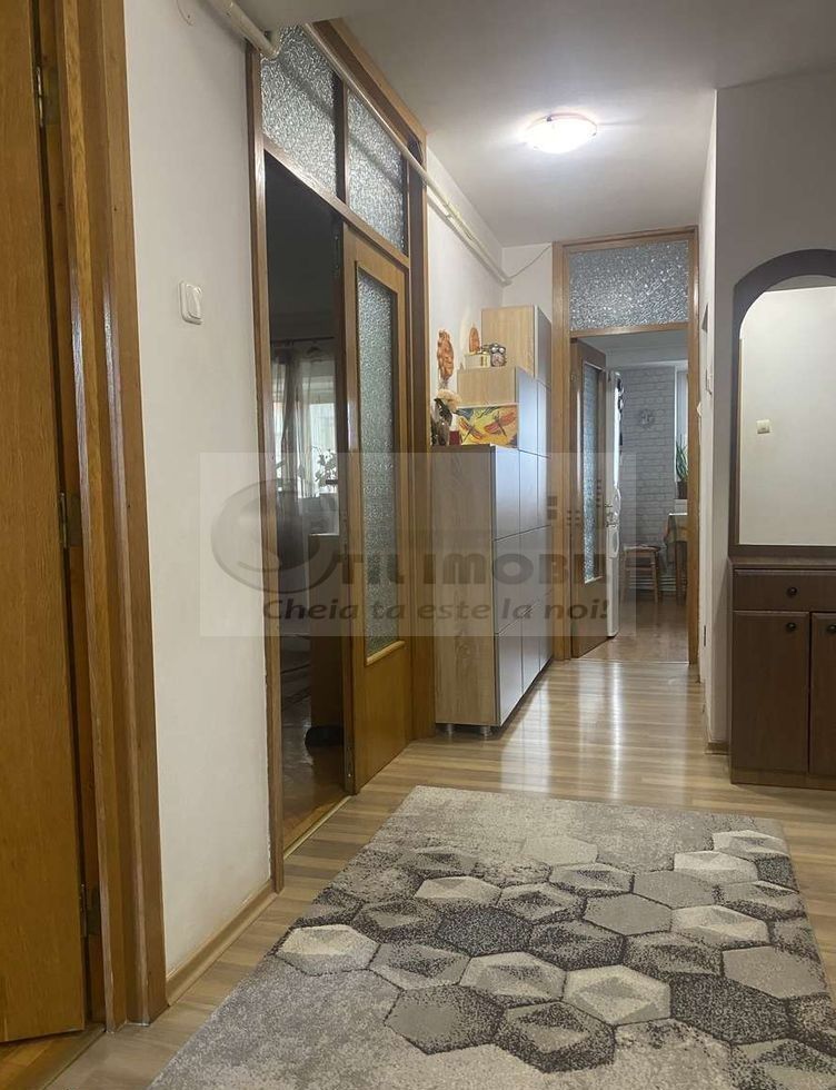 Apartament decomandat, 2 camere, etaj 2/10 - Frumoasa ! - Poză 3