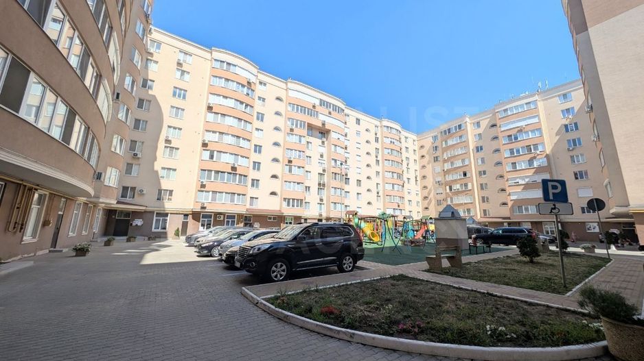 Chirie, apartament 3 camere, str. Alba Iulia, Buiucani - Poză 1