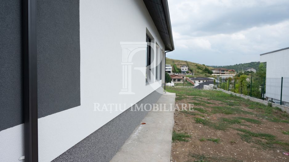 Casă modernă de vânzare | 3 dormitoare | Teren 750 mp | Oradea - Poză 3