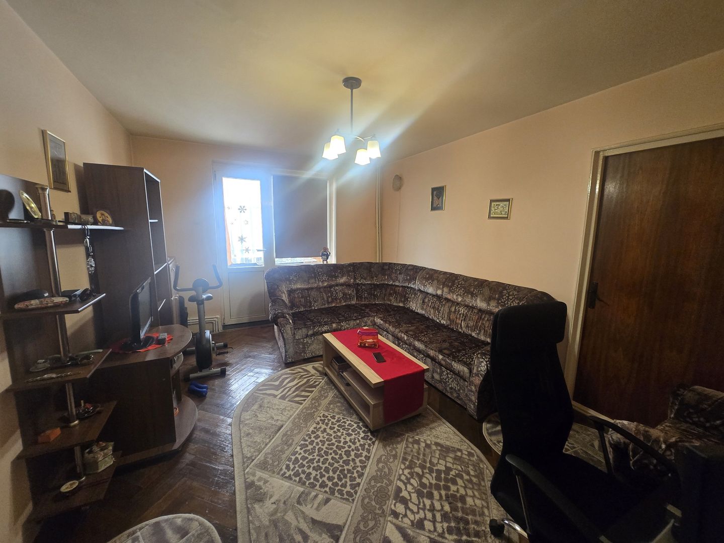 Apartament 3 camere – Etaj 1 – Zona Abator - Poză 1