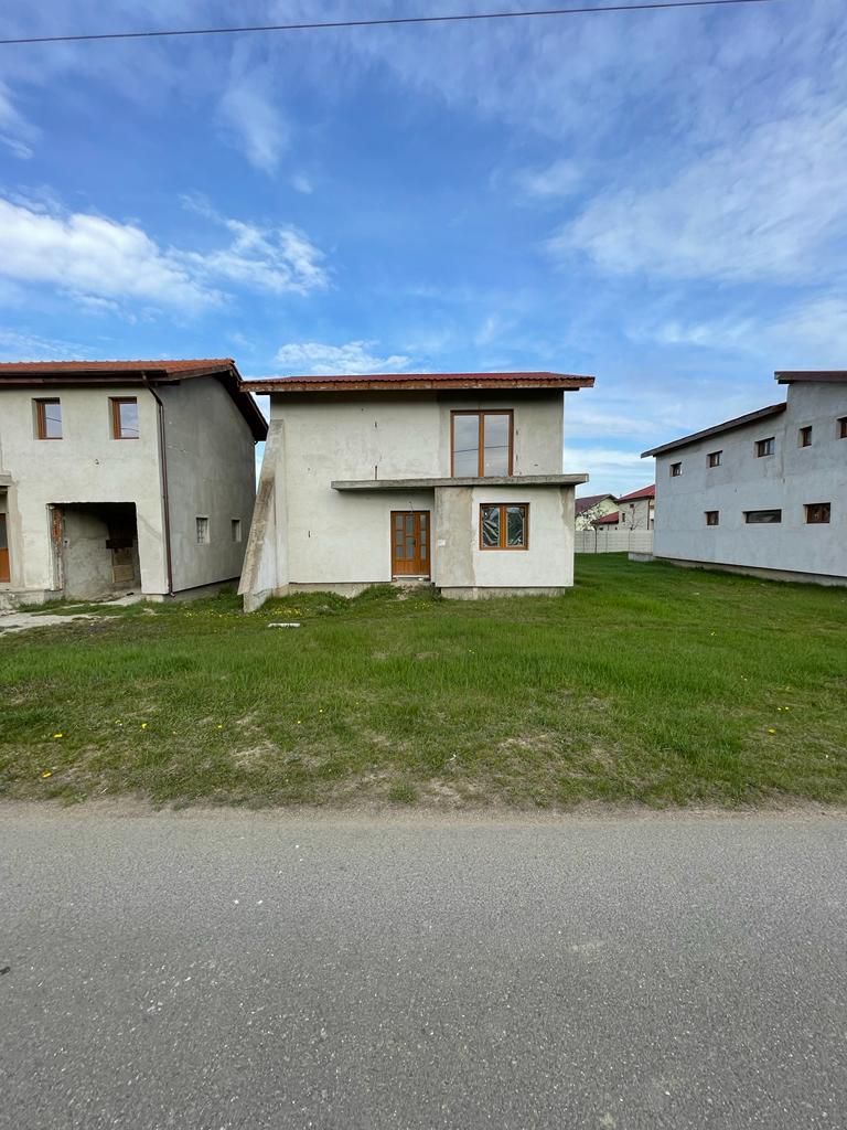 Casă individuală cu 5 camere în Vladimirescu - Poză 12