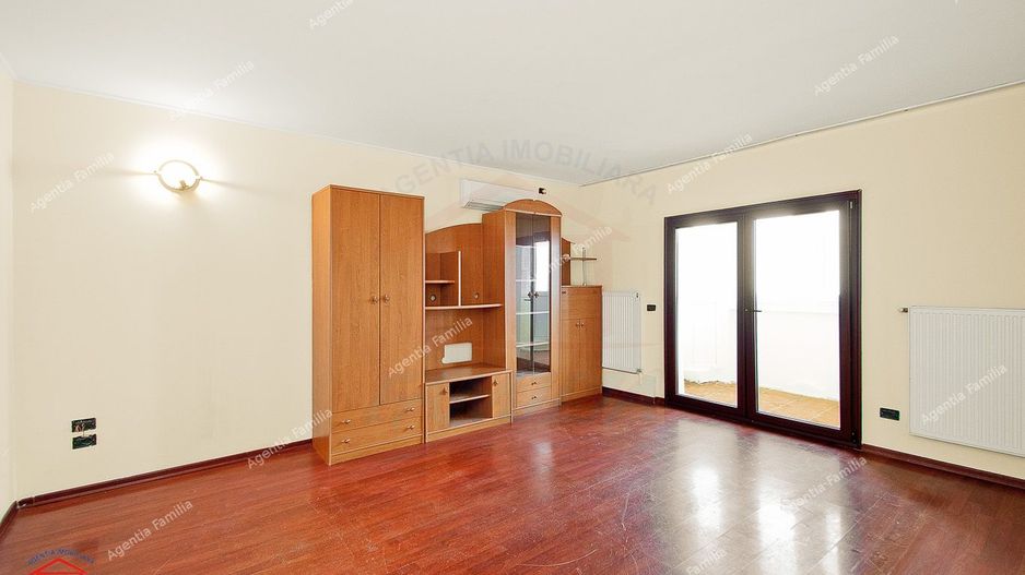 Apartament 3 camere dec in Galati Micro 21 vedere la Dunare langa turn - Poză 5