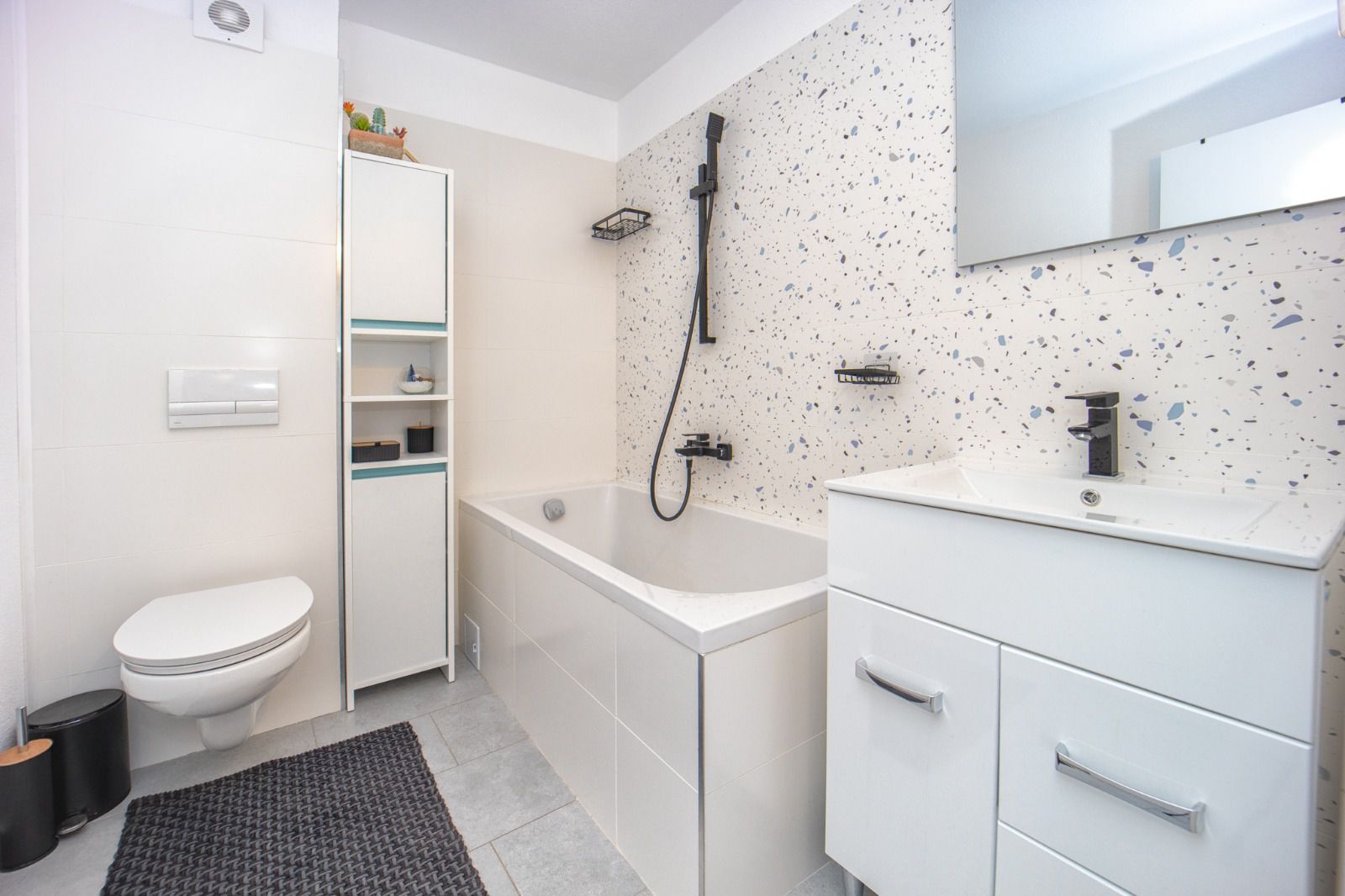 Casă înșiruită de vânzare în Sânpetru | Mobilată și utilată premium - Poză 16