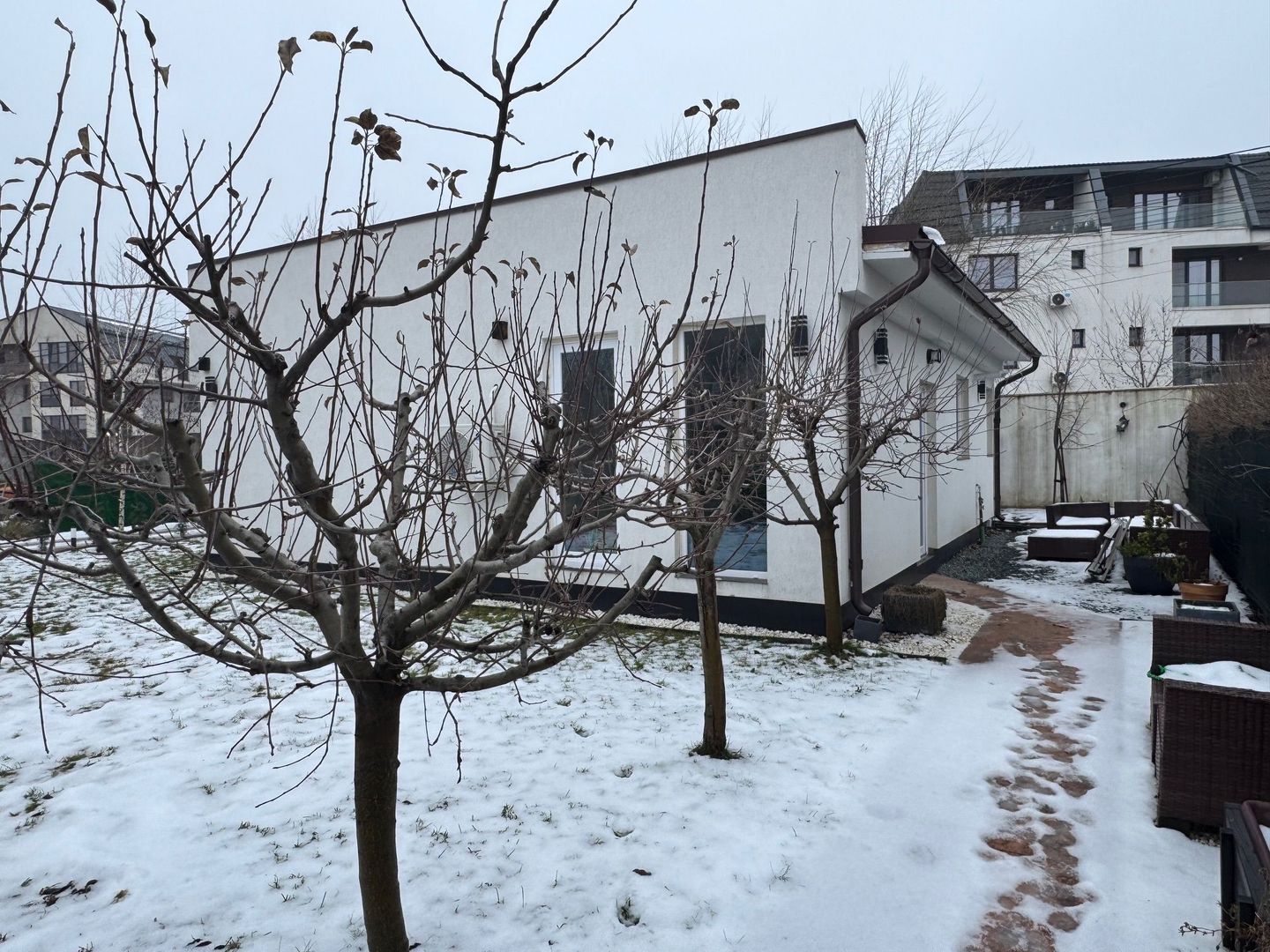 PRIMA CHIRIE, Casa pe parter, 3 camere, 70m2, 23 AUGUST - Poză 7