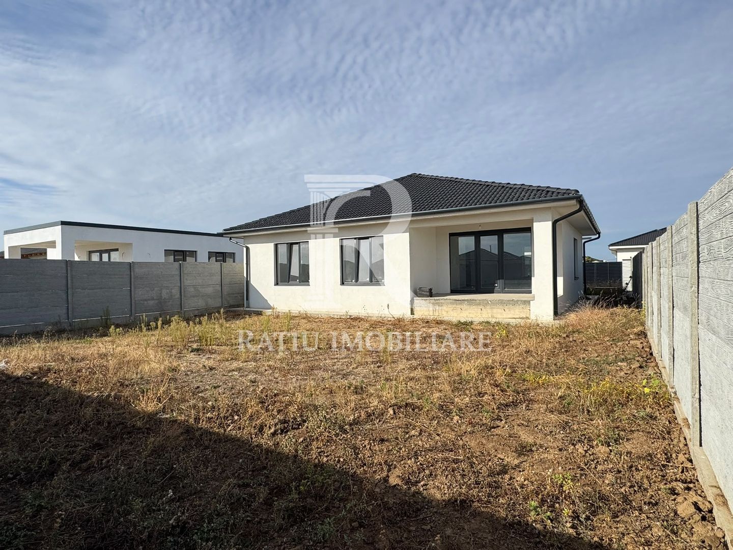 De Vanzare| Casa la alb cu 4 camere | Santandrei | 155.000  € - Poză 9