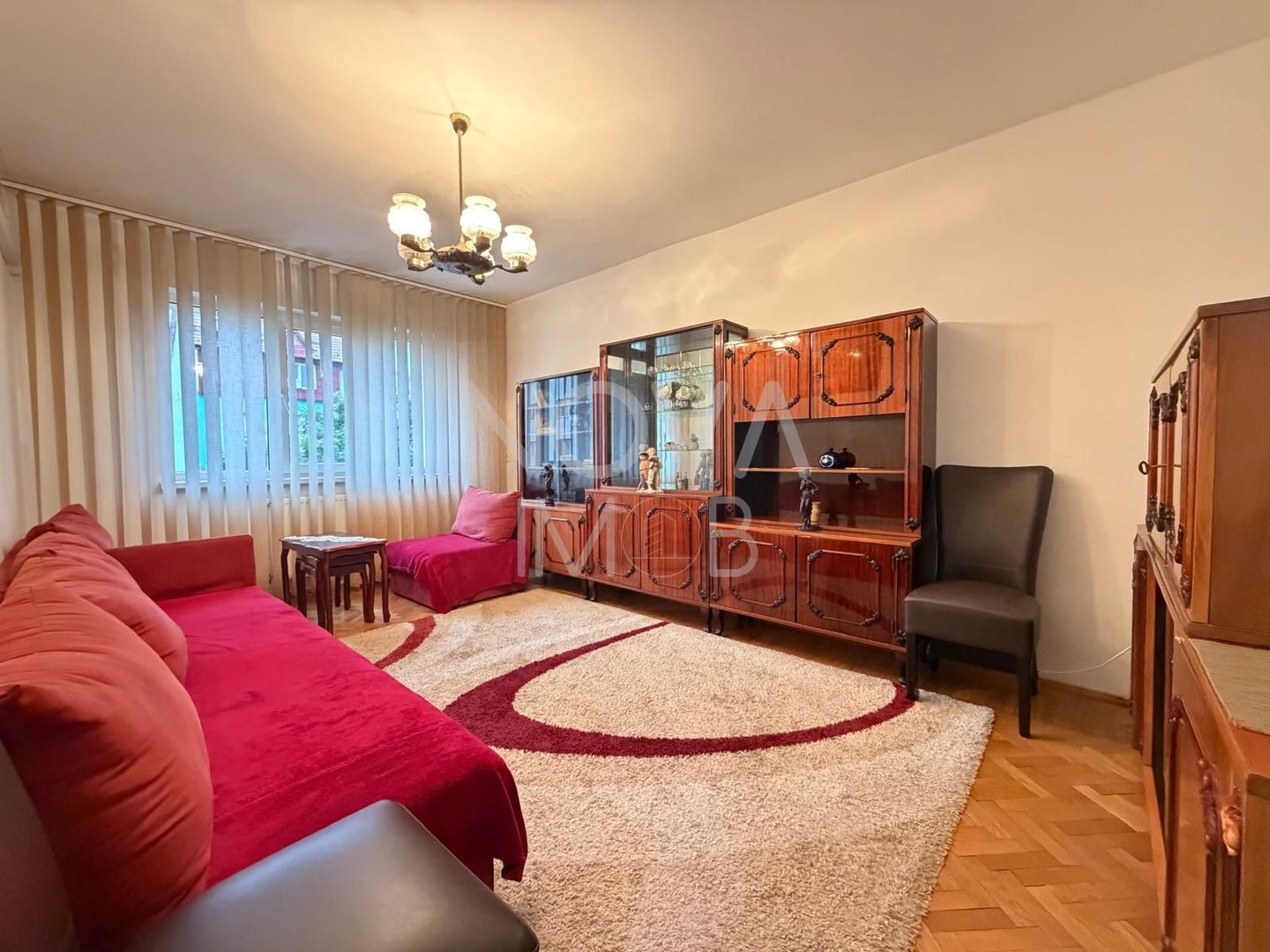 Apartament de inchiriat 3 camere etajul 4, cu lift,  Zona Vasile Aaron - Poză 1