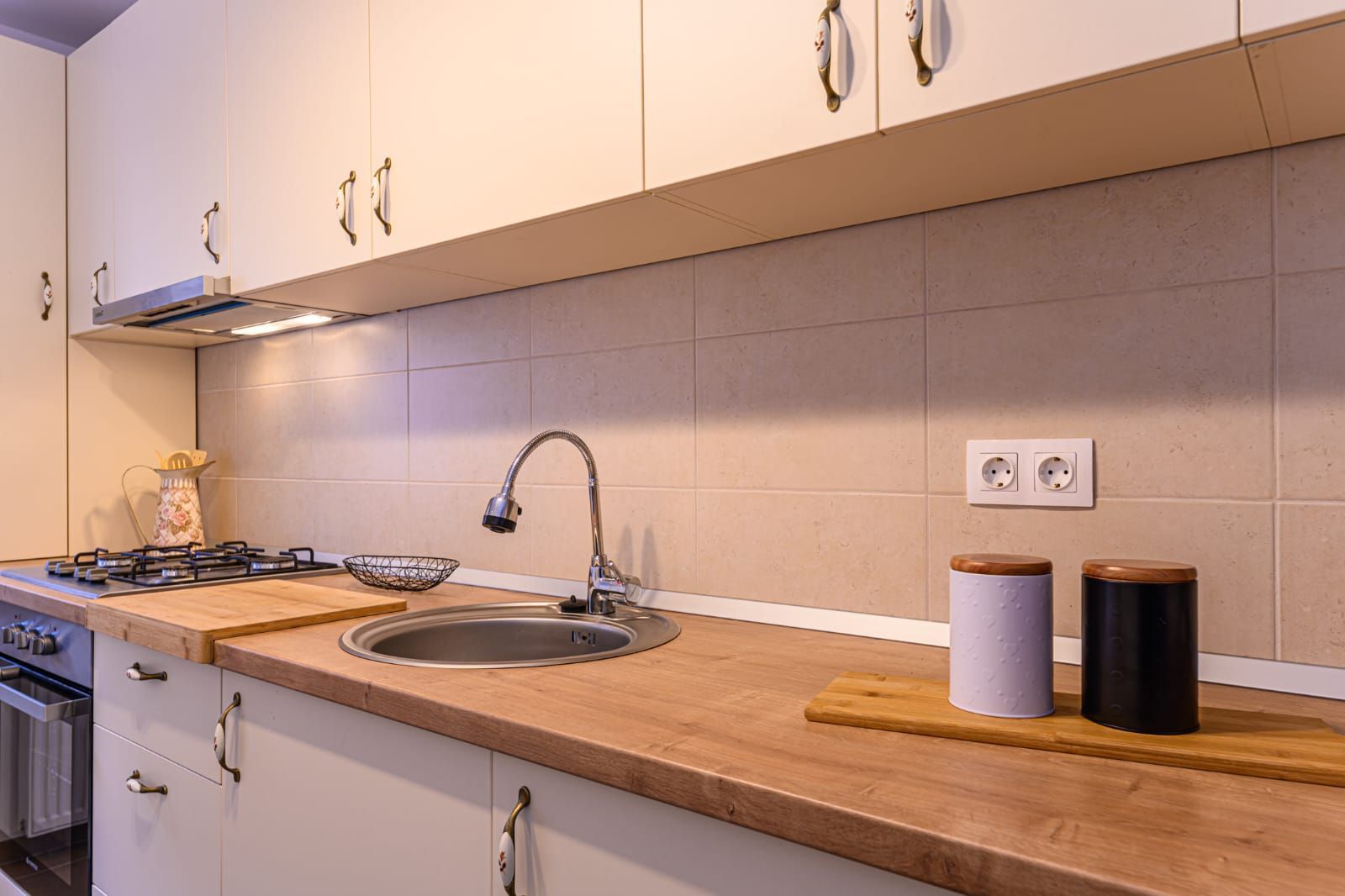 Cartier URBAN, lângă Mall Coresi, apartament 2 camere, mobilat, 550 euro - Poză 16