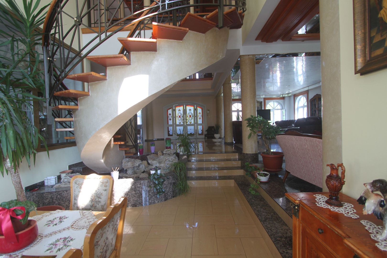 Casă / Vilă cu 8 camere de vânzare în zona Semicentral - Poză 29