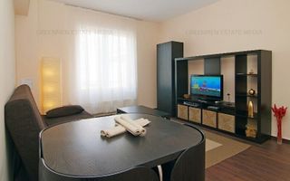 Piata Romana ASE, renovat complet modern, vedere stradala, listat pe AIRBNB - Poză 4