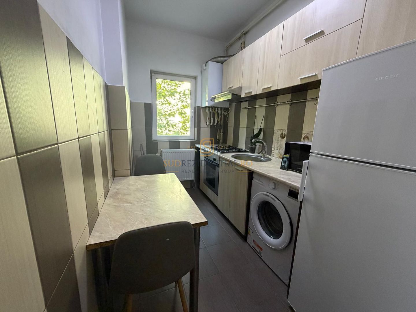Apartament cu 2 camere de inchiriat, Metrou Berceni, loc de parcare - Poză 2