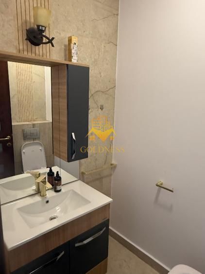Casa individuala 5 camere zona centrala , 210 mp si garaj propriu! - Poză 2