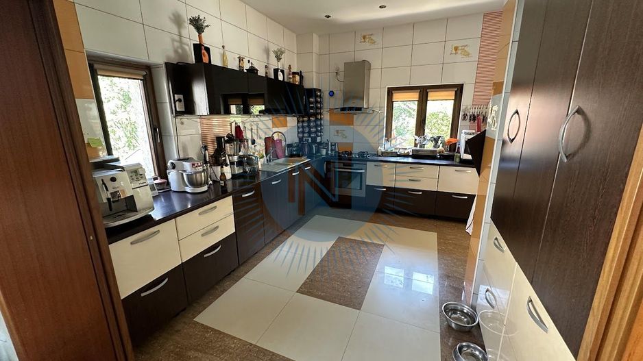 Vila cu piscina British School - Poză 22