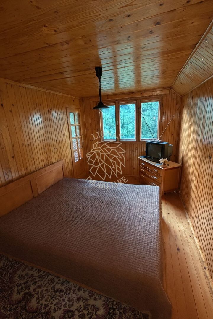 Cabana 110 mp-2 balcoane-teren 900 mp-zona gratar-Piatra Fantanele - Poză 3