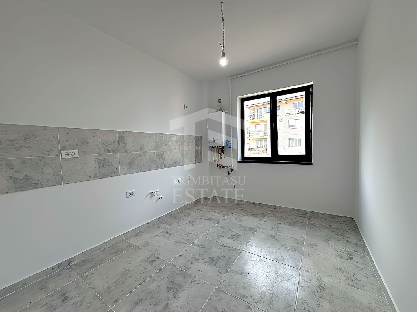 3 camere 88 mp 2 terase 2 băi 2 dressinguri etaj 3/4 lift Sos Cernica - Poză 10