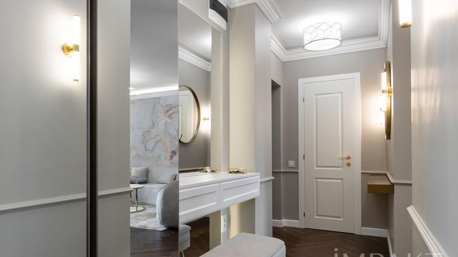 Apartamentcu 2 camere finisat lux in zona centrala - Poză 8