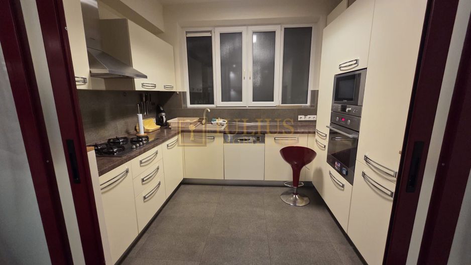 3 camere-107 mp, situat intr-o vila, loc de parcare, centrala gaz - Poză 24