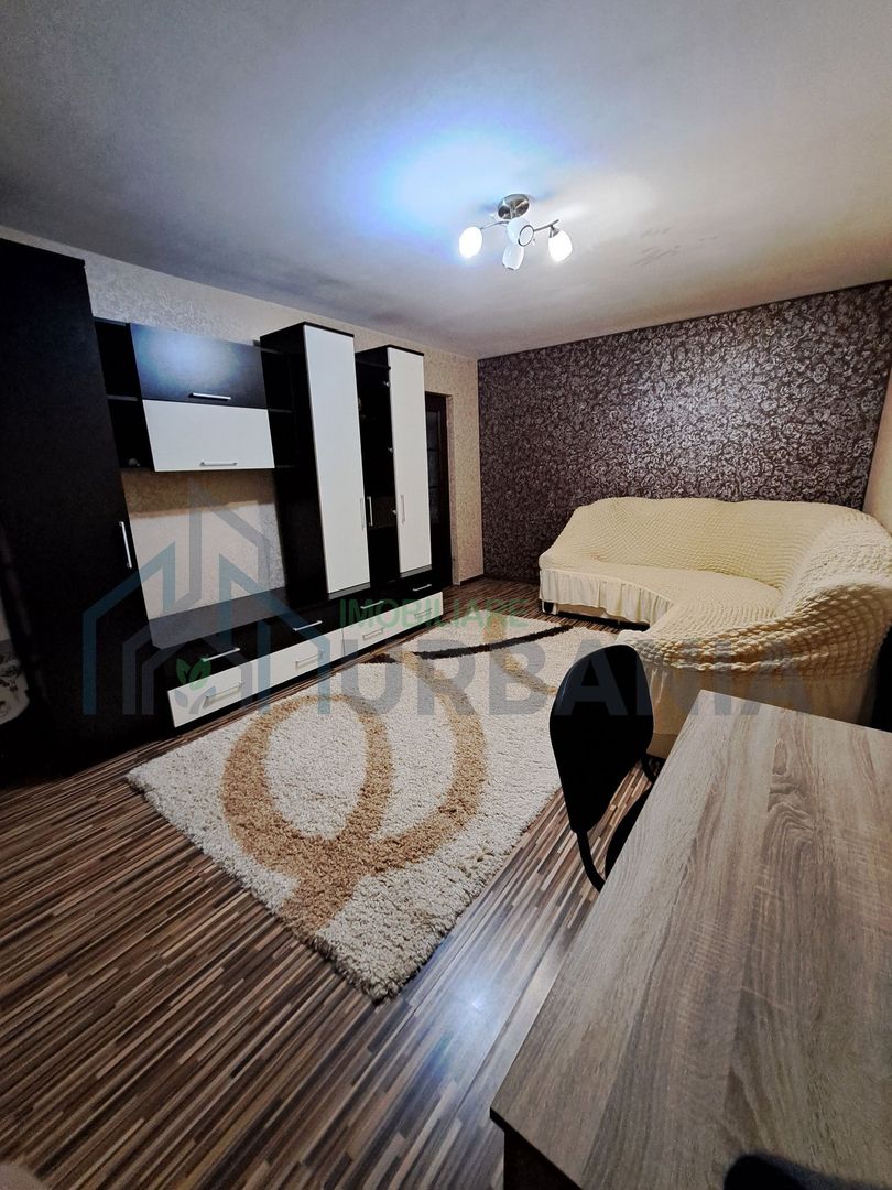 Apartament 3 camere de inchiriat, zona Mircea cel Batran, etaj 1 din 4 - Poză 1
