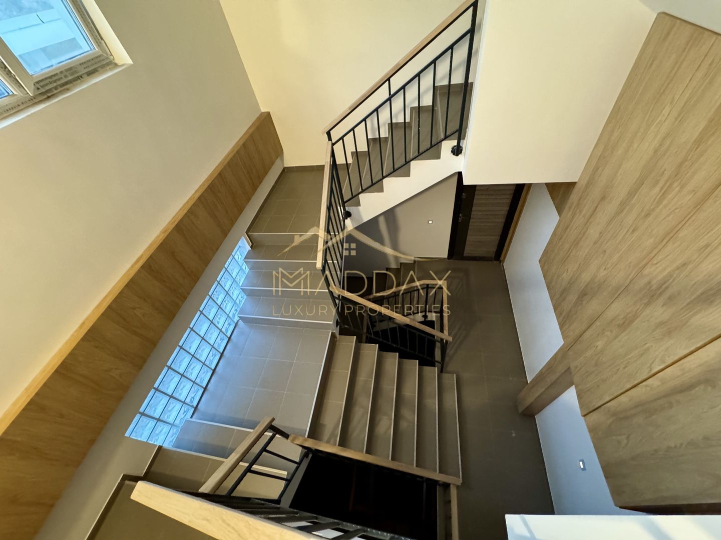 Duplex cu 4 Camere *211mp* / 2 parking / Erou Iancu Nicolae - Poză 48