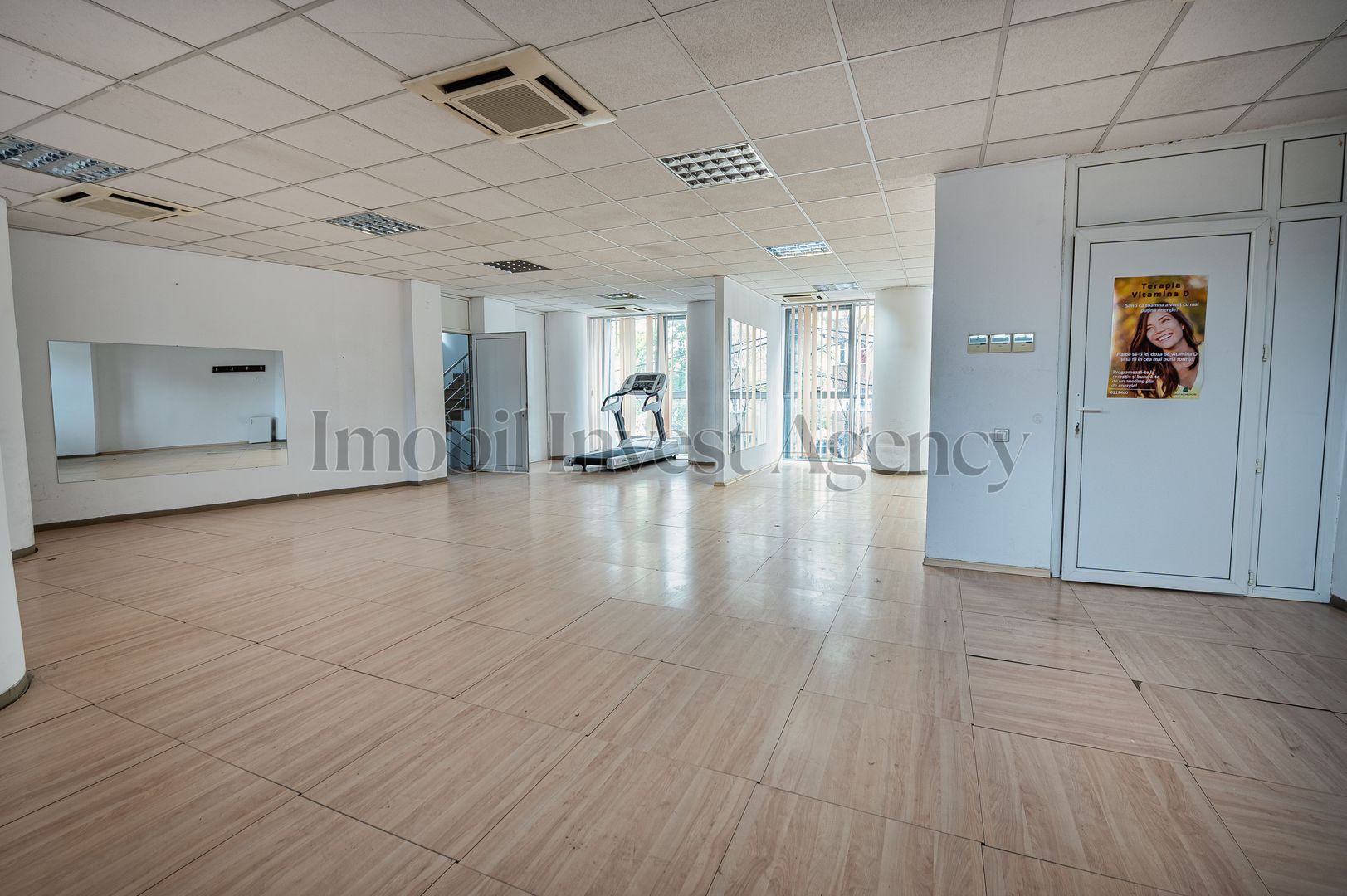 Cladire de birouri Vitan pretabilă pentru diverse afaceri. - Poză 10