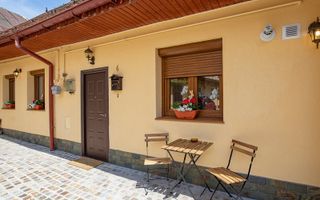 Proprietate unică de închiriat | Ultra-central, la 2 minute de Piața Sfatului - Poză 2