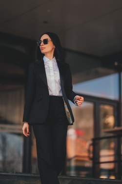 
    Promovare premium și marketing digital
  