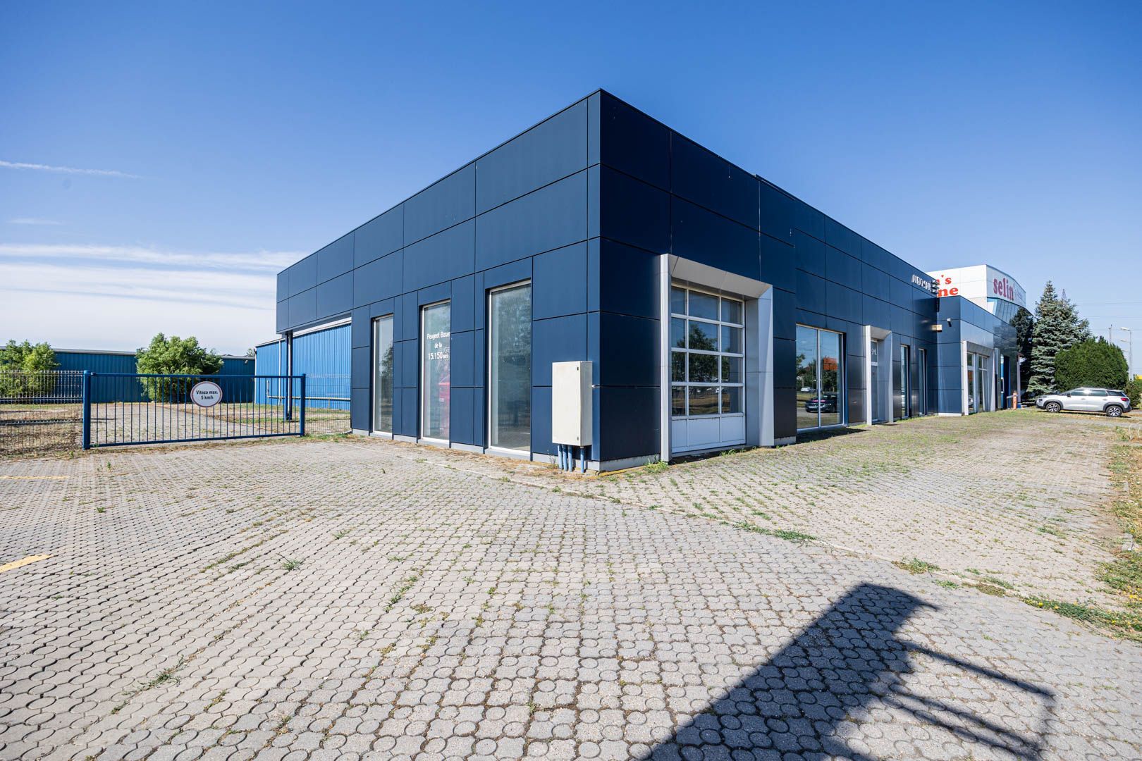 Reprezentanță auto de vânzare – Arad, Zona Industrială Micalaca Est - Poză 15