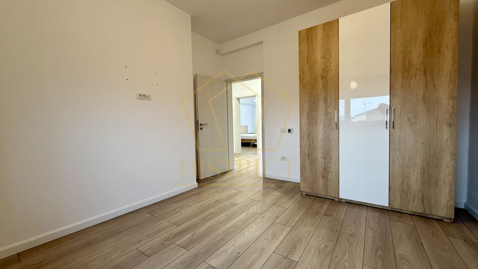 Duplex despartit prin garaj cu 5 camere  |  Dumbravita - Poză 10