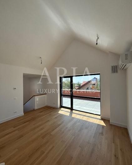 VILA MODERNA IN COMPLEX PRIVAT - Poză 8