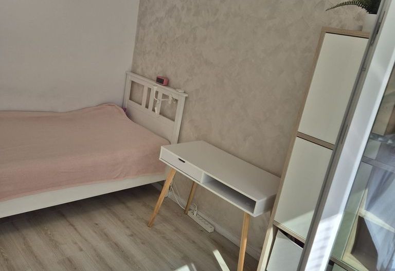Apartament Luminos 4 camere cu Centrala si 2 locuri parcare. Izvorul Muresului. - Poză 8