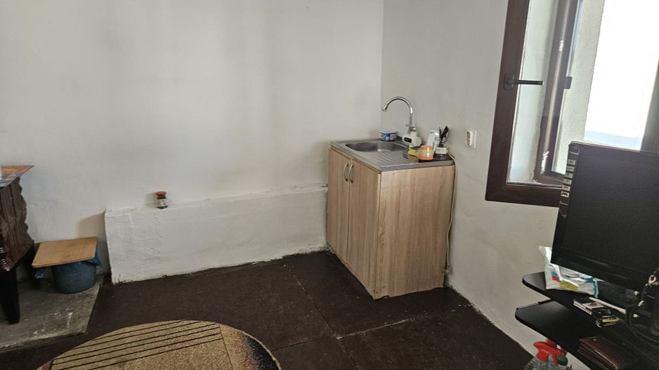 Vanzare casa Albota la intrare - Poză 6