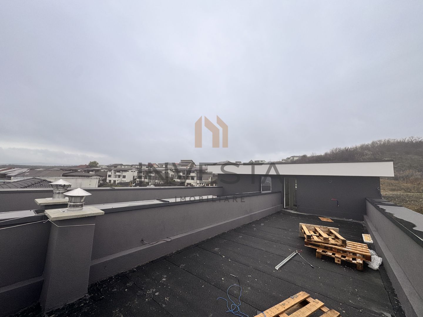 Duplex cu rooftop panoramic, garaj și curte proprie – cartier Voronet - Poză 13