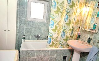 Vind apartament 3 camere zona Plopilor. - Poză 1