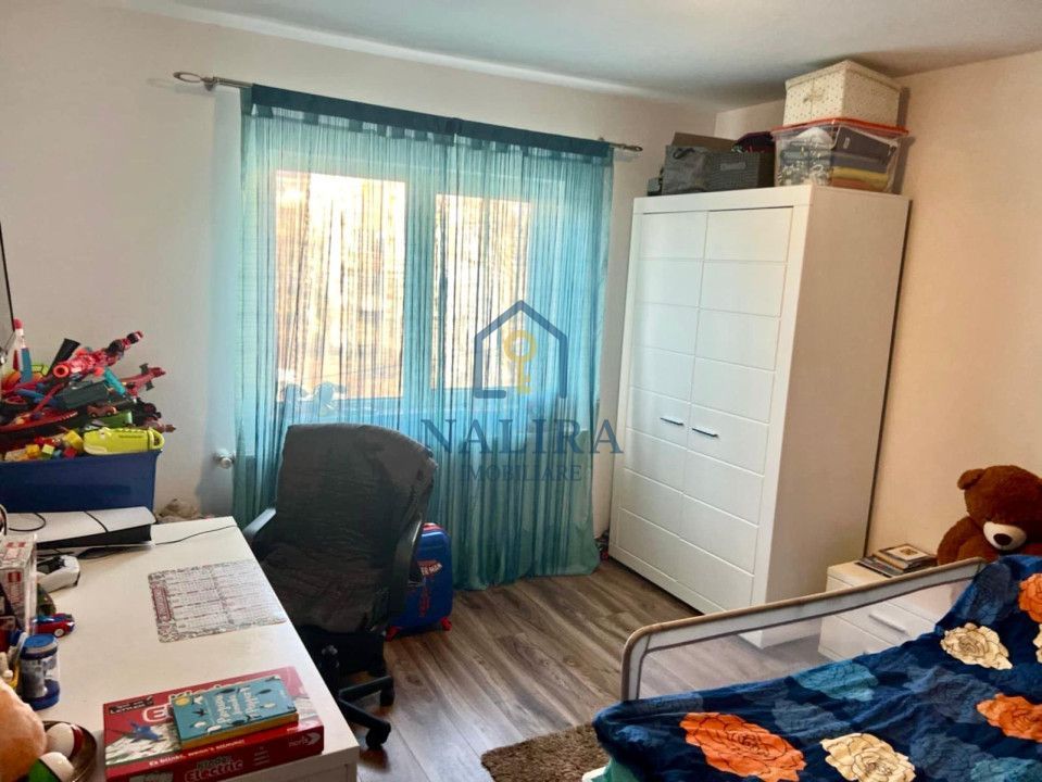 Vanzare apartament - 3 camere  - etaj intermediar - Paltinisului - Poză 10