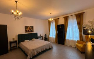 Piața Sfatului – apartament elegant, complet renovat și utilat - Poză 2