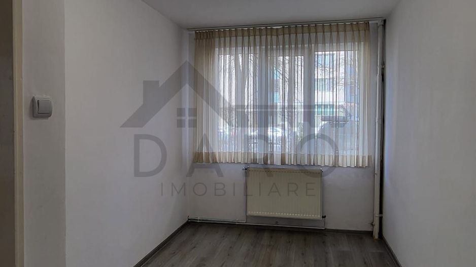 Apartament 3 camere de vânzare - Poză 4