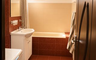 De închiriat apartment 2 camere -Republicii - UMF + parcare - Poză 5