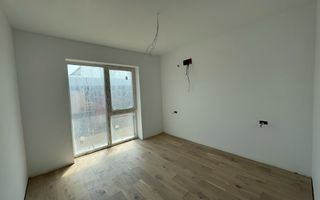 Townhouse modern cu grădină privată într-un cartier verde și sigur - Poză 11