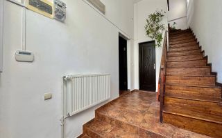 Spre Vânzare Proprietate remarcabilă cu 6 camere în inima Iașului ! - Poză 10