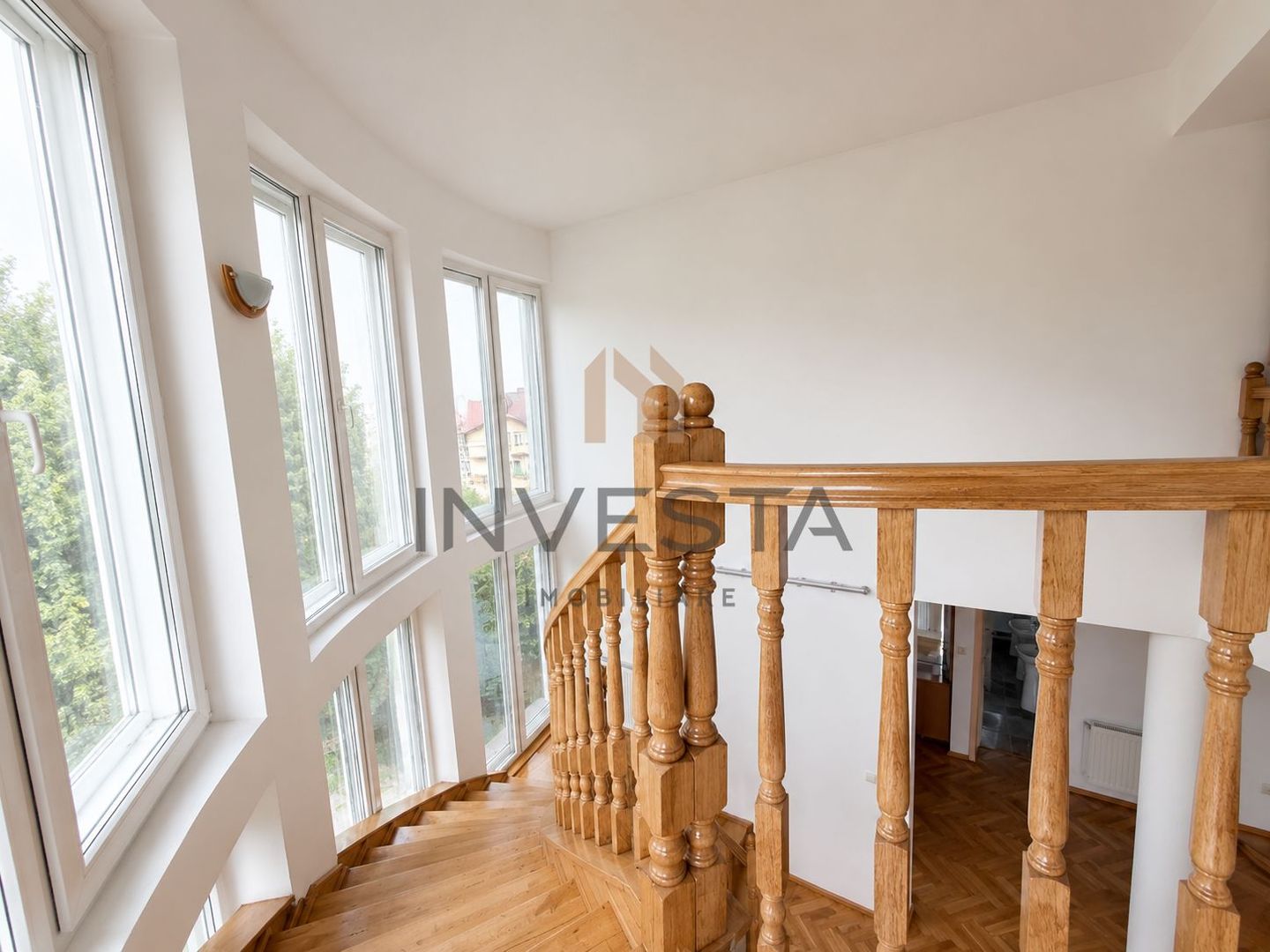 Vila spatioasa cu 15 camere de inchiriat in zona Andrei Muresanu - Poză 10