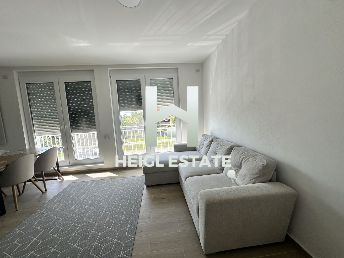 Heigl Estate vă propune spre închiriere apartament cu 3 camere in Mosnita Veche - Poză 1