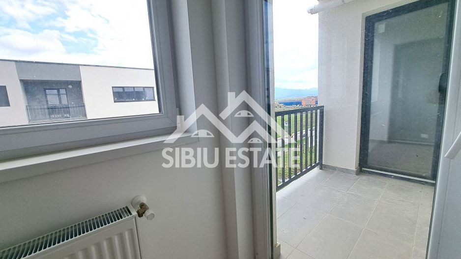 Apartament Sibiu 4 camere, 2 bai NOU lift si parcare - Poză 5