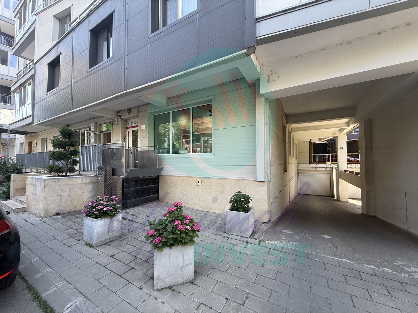 Spatiu comercial de vanzare in bloc 2006 adiacent Decebal - Poză 2