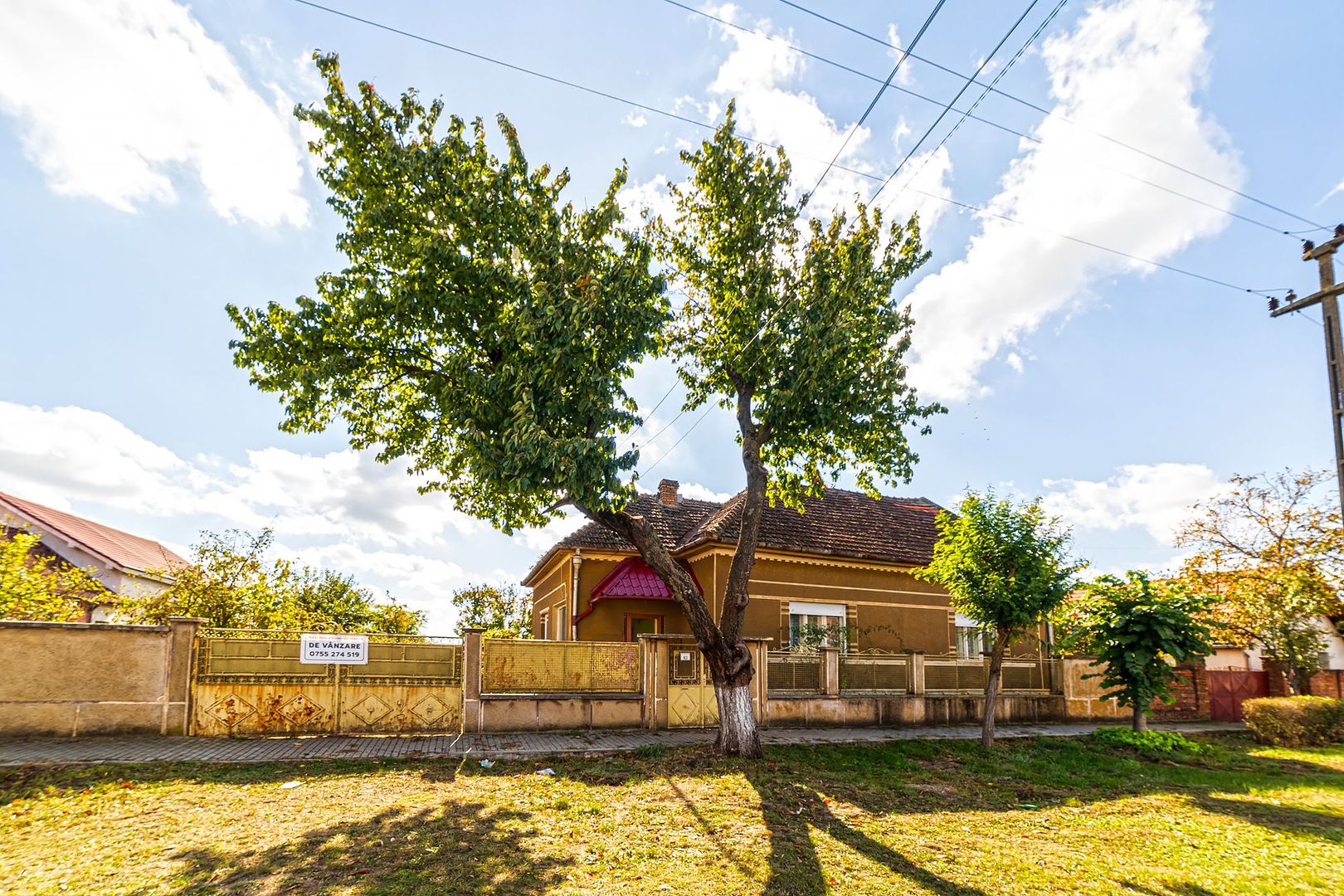 Casă cu teren generos - Curtici - Poză 1