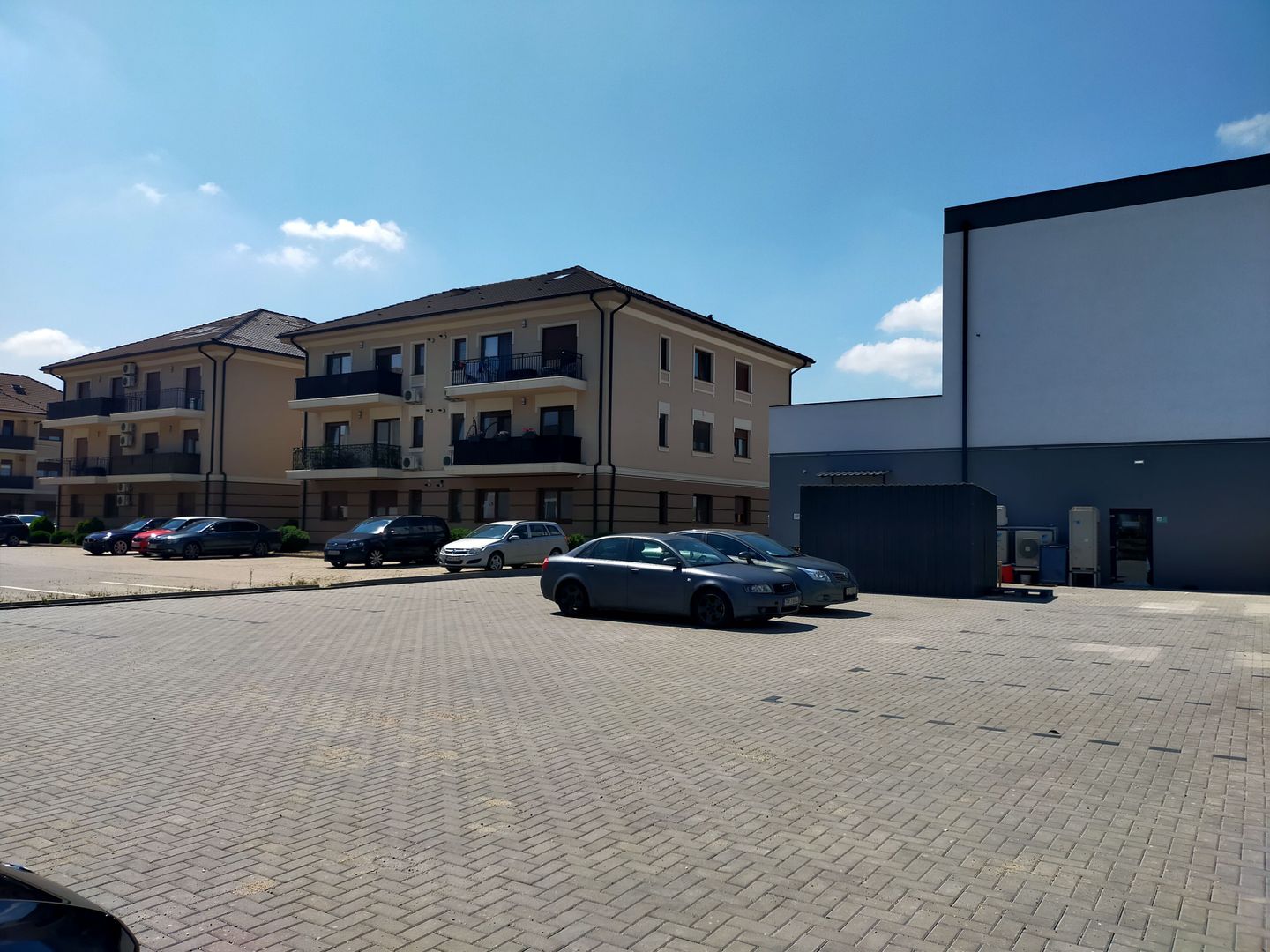 SPATIU COMERCIAL NOU CU MULTIPLE DESTINATII N DUMBRAVITA - Poză 11