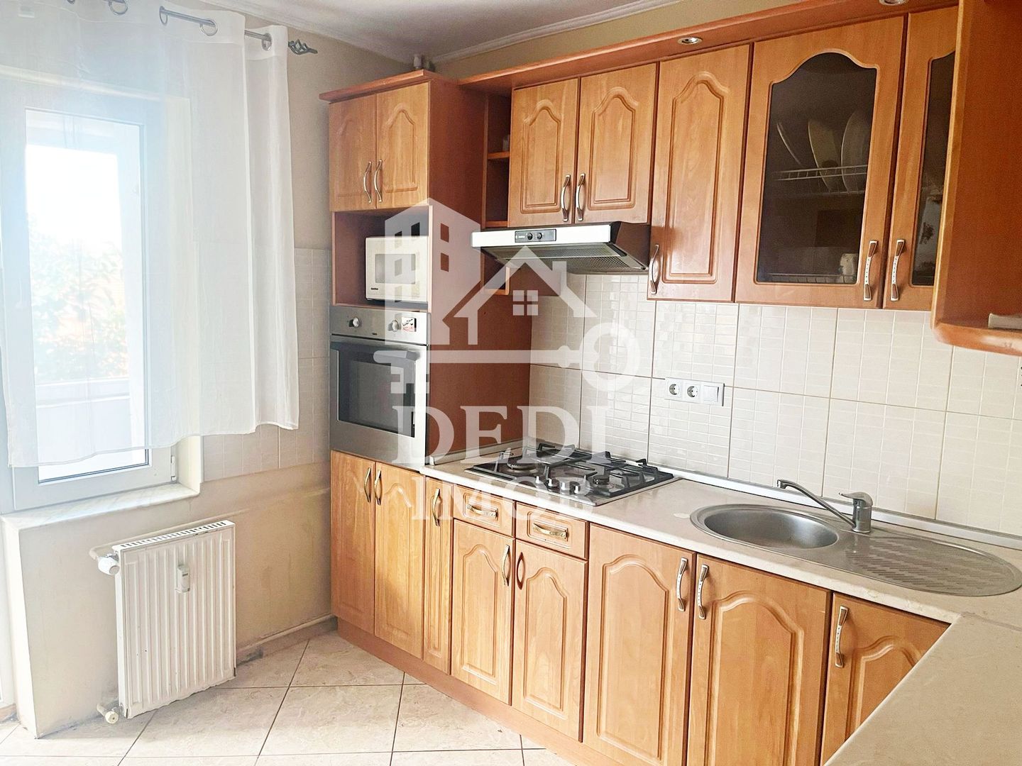 Apartament cu 4 camere de inchiriat, zona Cantemir, Oradea - Poză 9