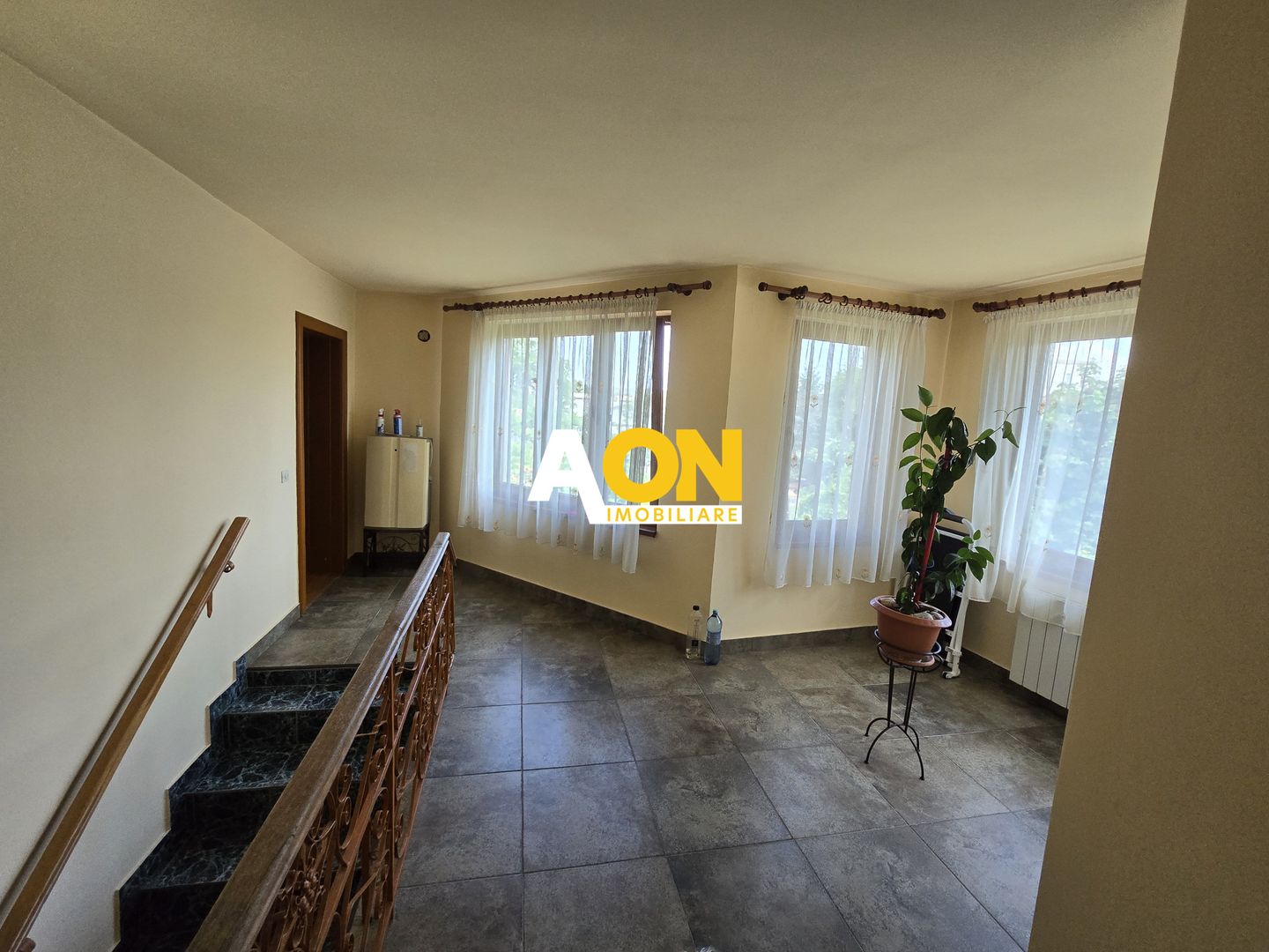 Vila cu 6 Camere,  Zona Centrala - Poză 7