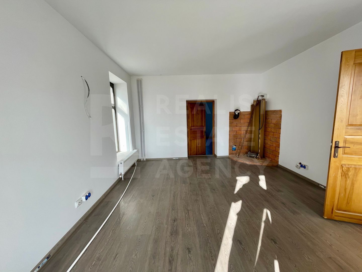 De vânzare – Clădire impresionantă, 11 camere, 9 dormitoare, Păcurari - Poză 16