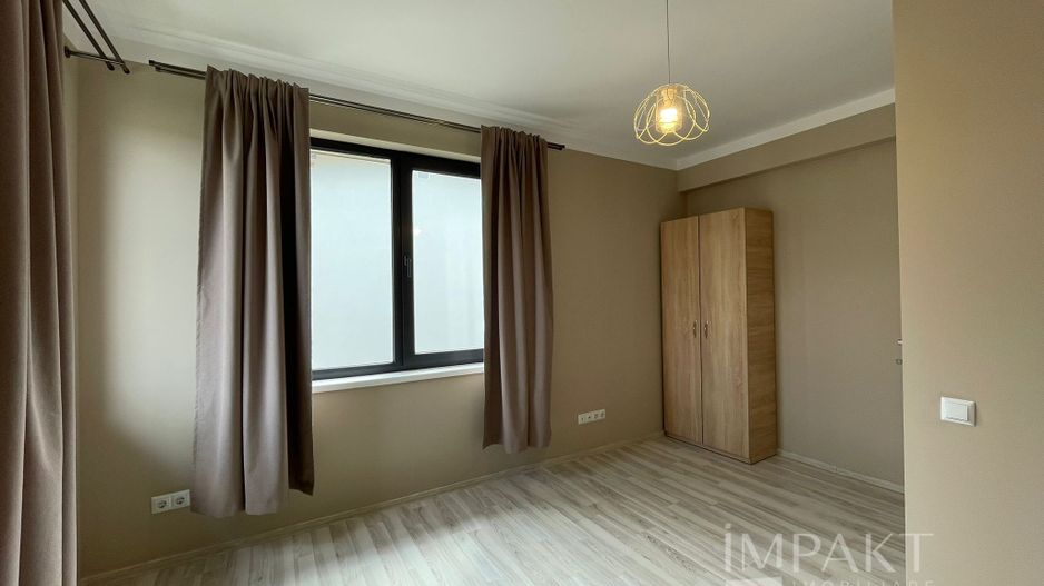 Casă / Vilă cu 4 camere de închiriat - Dezmir - Poză 8