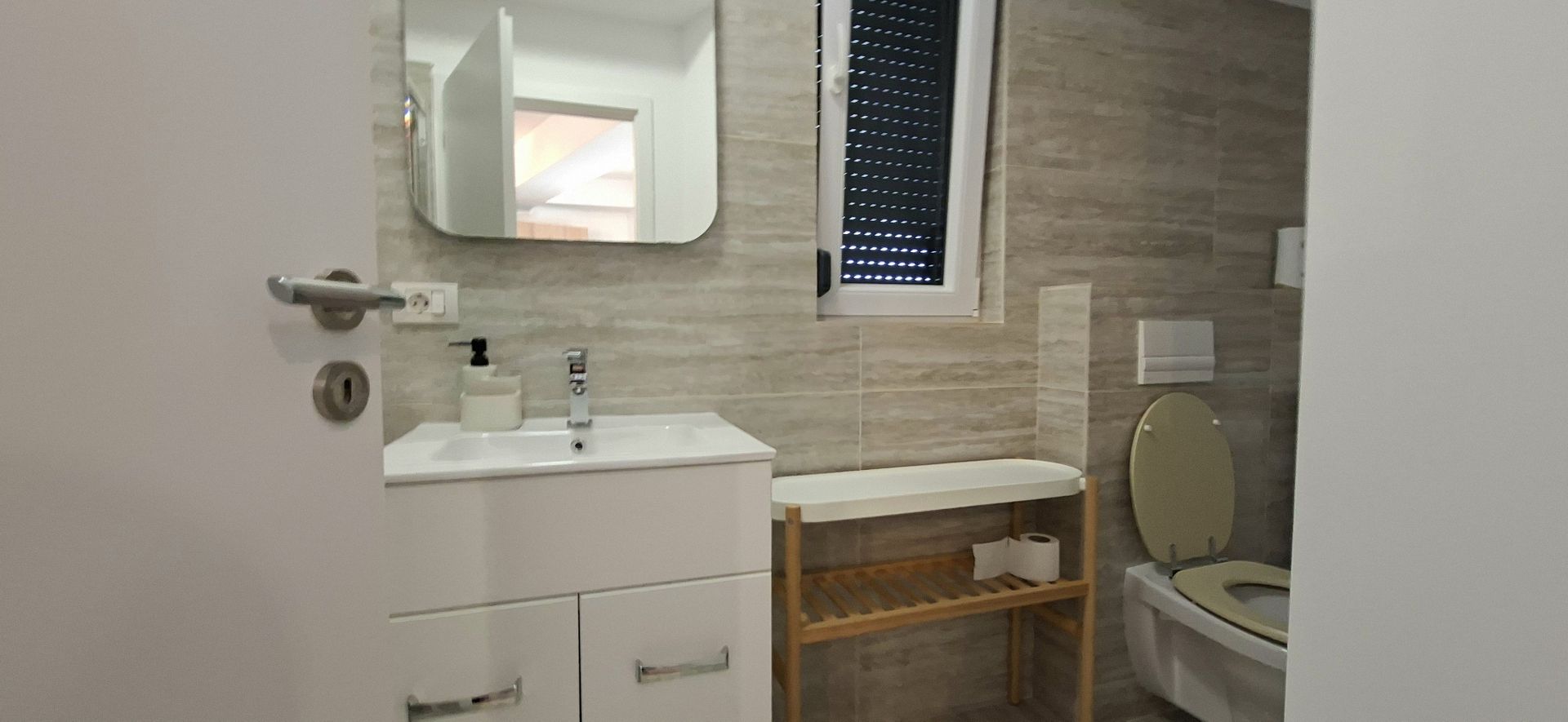 Apartament cu 2 camere si loc de parcare subteran - Poză 7