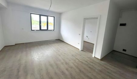 Apartament 3 camere, bloc nou, Cetate